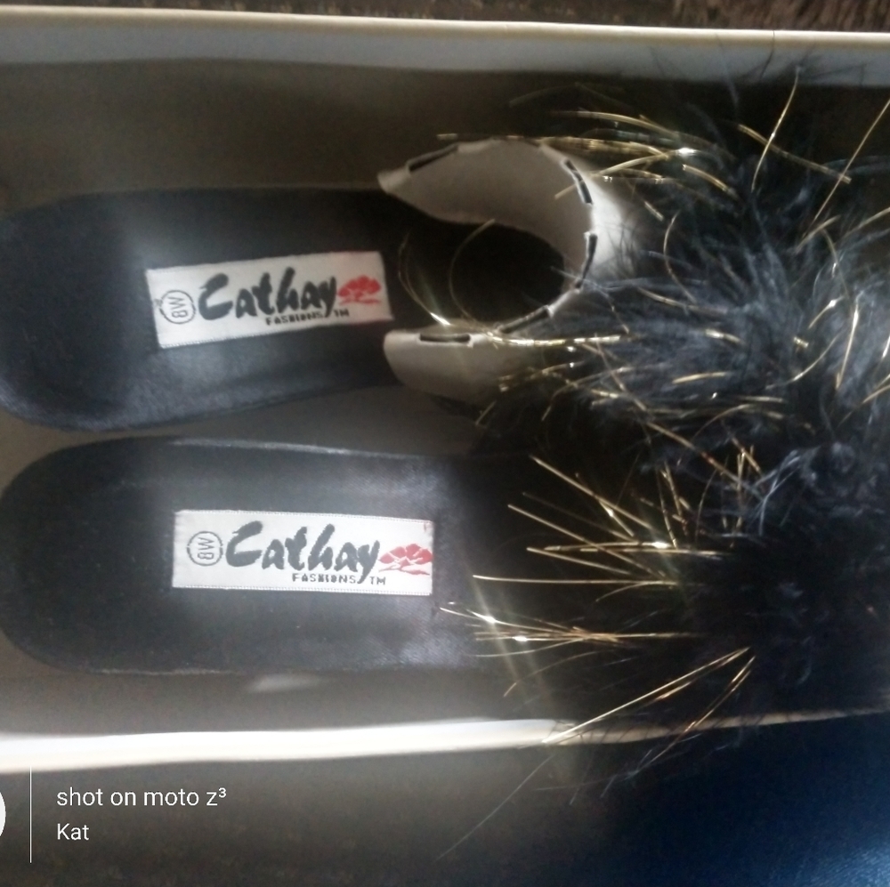 Sexy Slippers black & furry